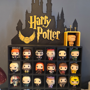 🧙‍♂️ Półka kolekcjonerska z logiem Harry Potter na 25 figurek Funko Pop Mini z Kinder Joy